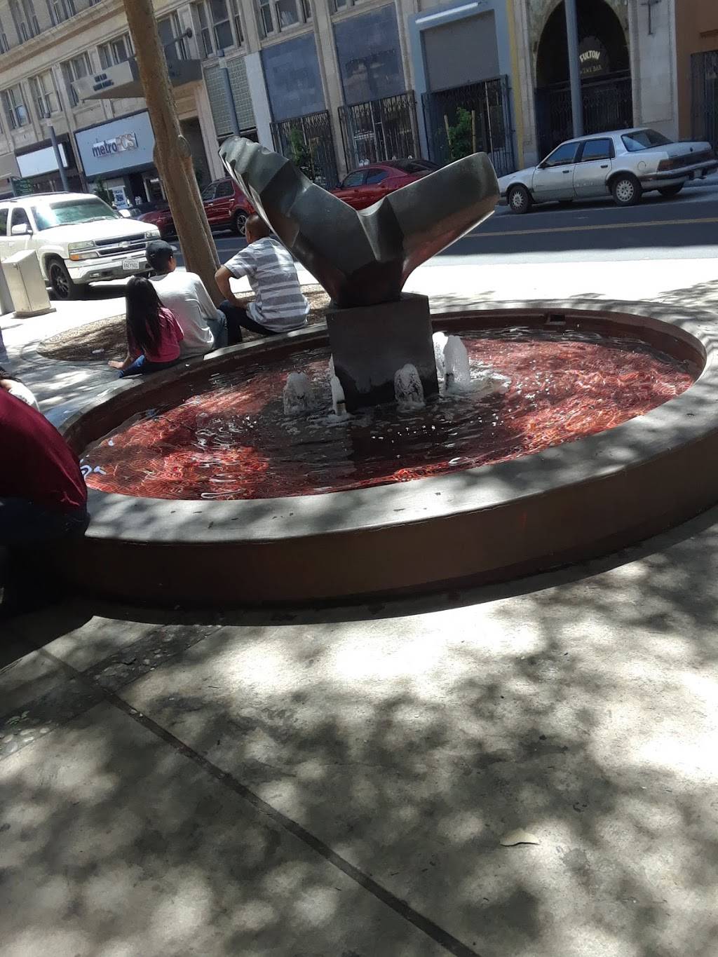 Taqueria El Guero | restaurant | 1139 Fulton St, Fresno, CA 93721, USA | 5594890551 OR +1 559-489-0551