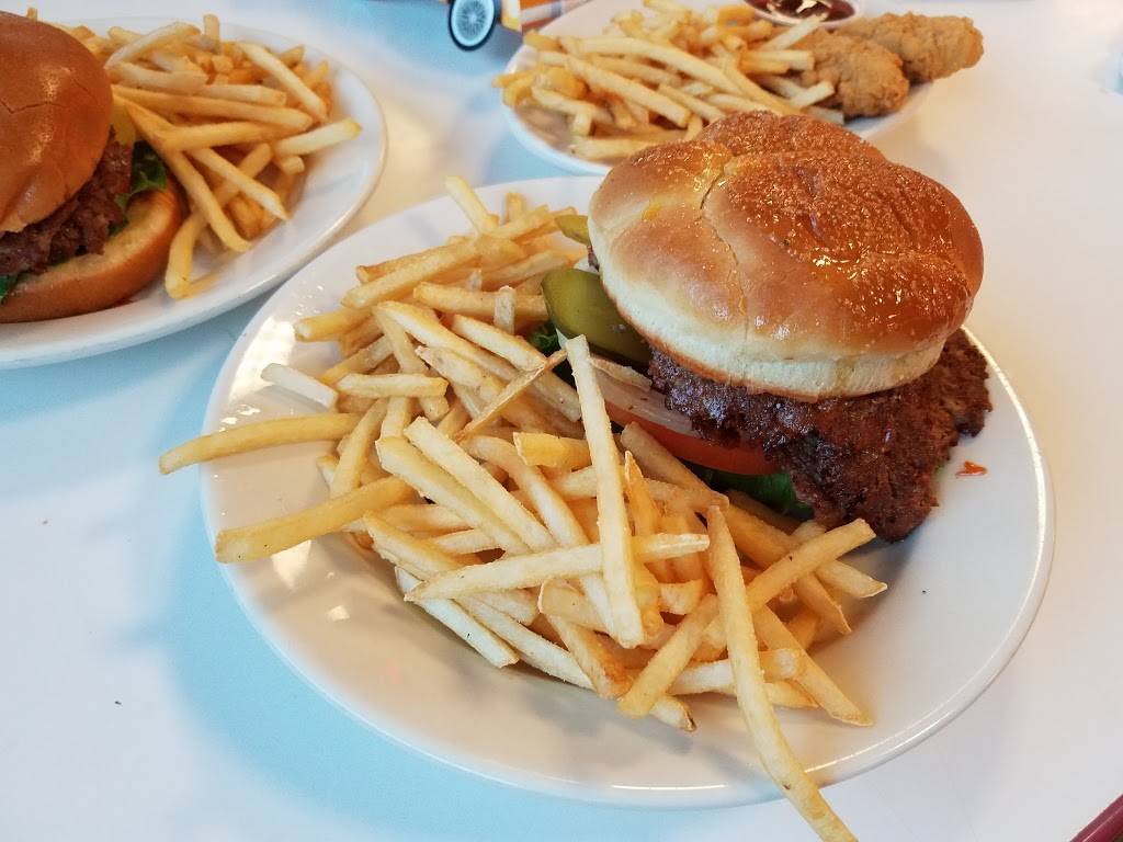 Steak n Shake | restaurant | 12035 E Colonial Dr, Orlando, FL 32826, USA | 4073842266 OR +1 407-384-2266