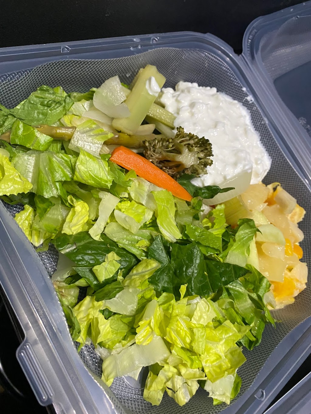 Sparkys Bar & Grill | restaurant | 117 Main St, Isabel, SD 57633, USA | 6054662131 OR +1 605-466-2131