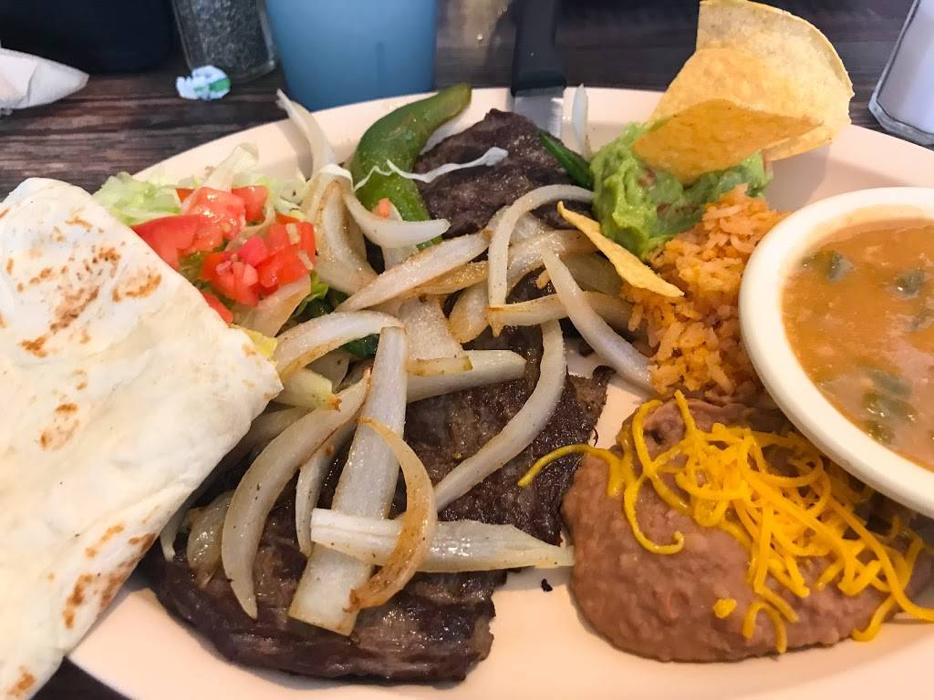 Santiagos Mexican Restaurant | restaurant | 5701 Leetsdale Dr, Denver, CO 80224, USA | 3033335305 OR +1 303-333-5305