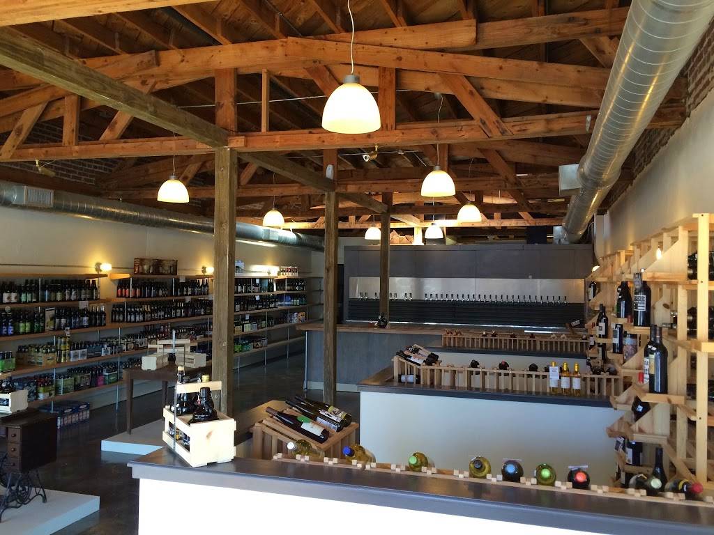 Beer Girl, Growlers & Bottleshop | restaurant | 587 N Central Ave, Hapeville, GA 30354, USA | 4044259657 OR +1 404-425-9657