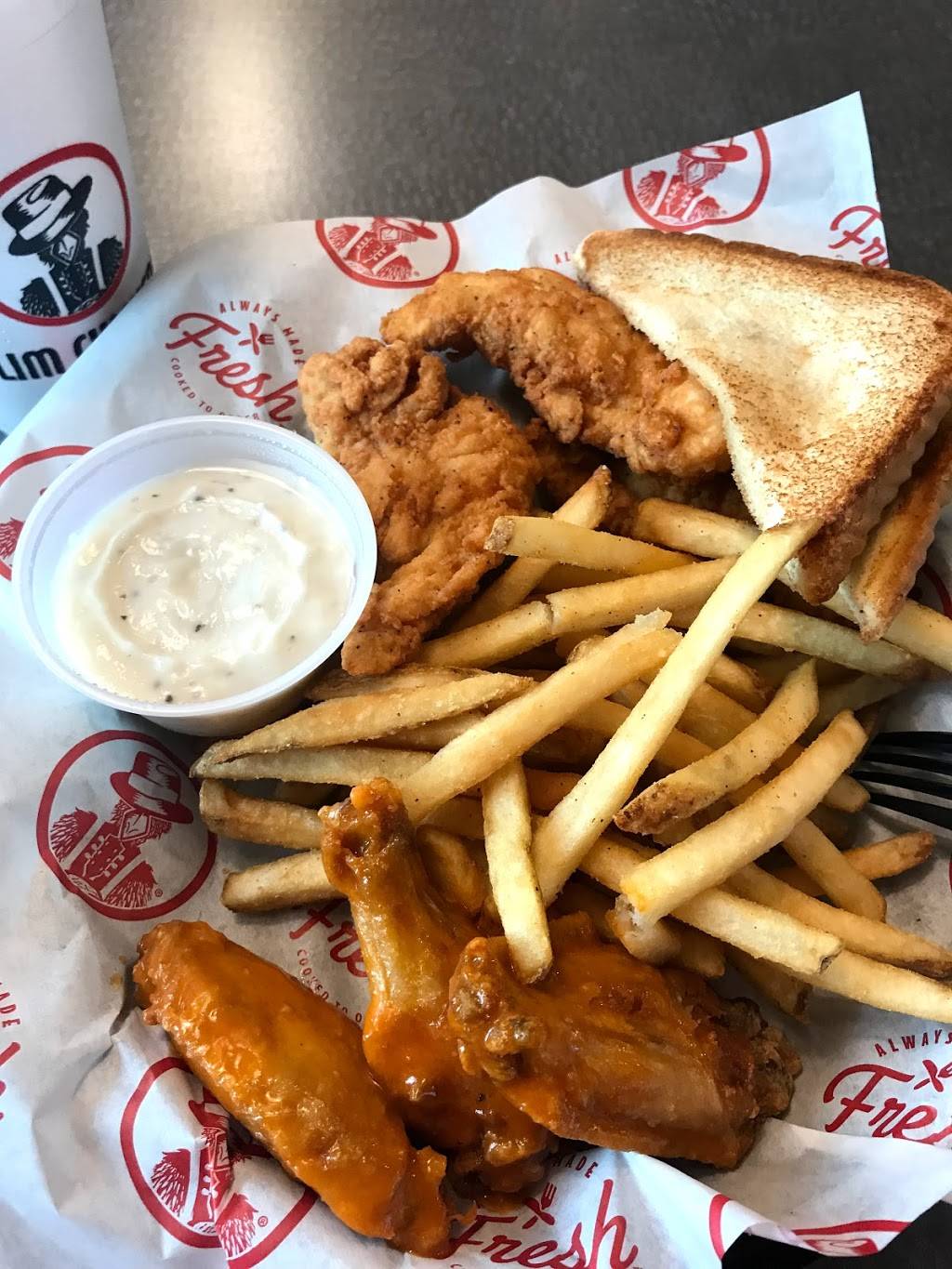 Slim Chickens | restaurant | 3922 Troup Hwy, Tyler, TX 75703, USA | 9036307881 OR +1 903-630-7881