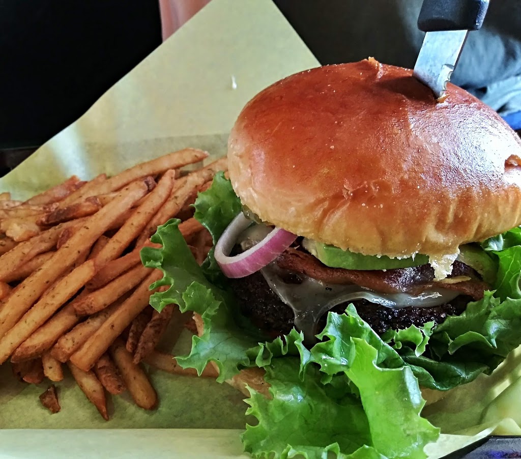 Heresy Rock and Roll Grill | restaurant | 1230 H St Suite C-D, Bakersfield, CA 93301, USA | 6618437752 OR +1 661-843-7752