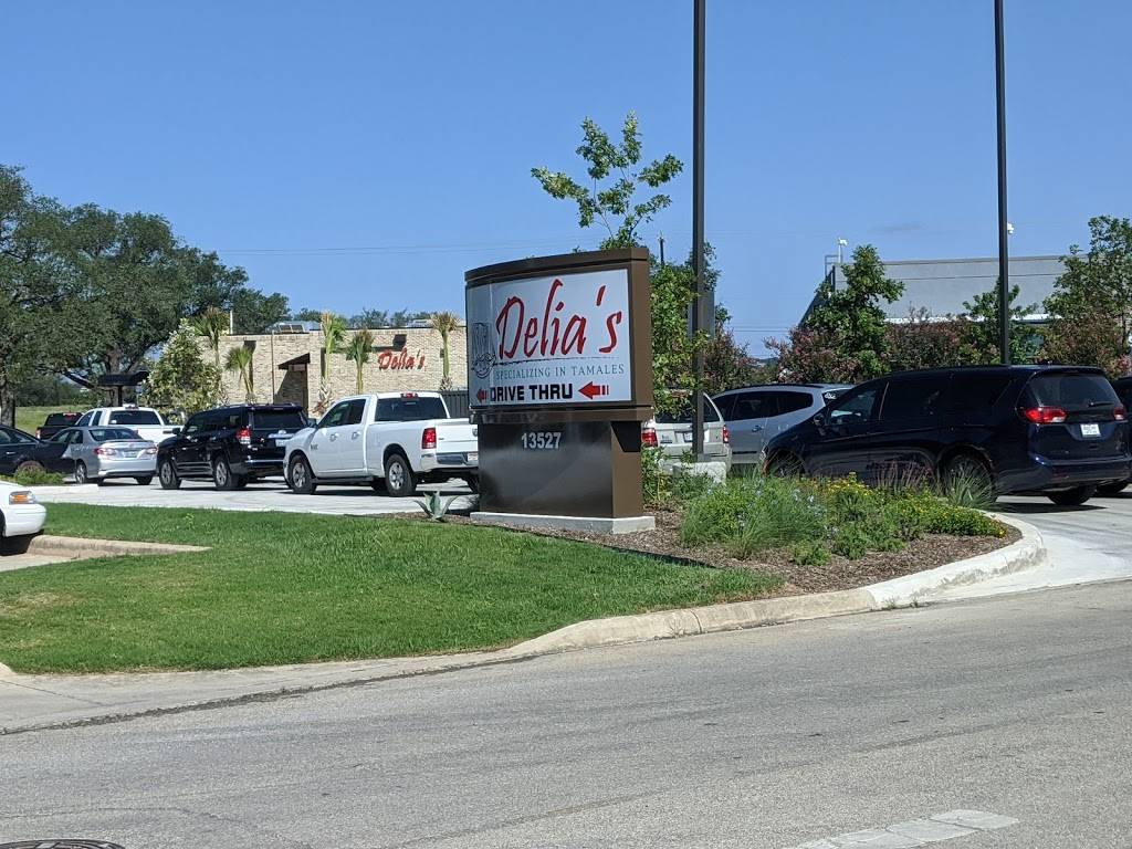 Delias Specializing in Tamales | restaurant | 13527 Hausman Pass, San Antonio, TX 78249, USA | 2108641111 OR +1 210-864-1111