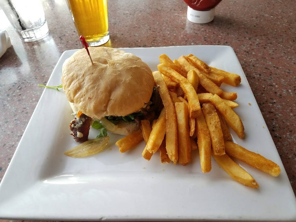 Flat River Grill | restaurant | 201 E Main St, Lowell, MI 49331, USA | 6168978523 OR +1 616-897-8523