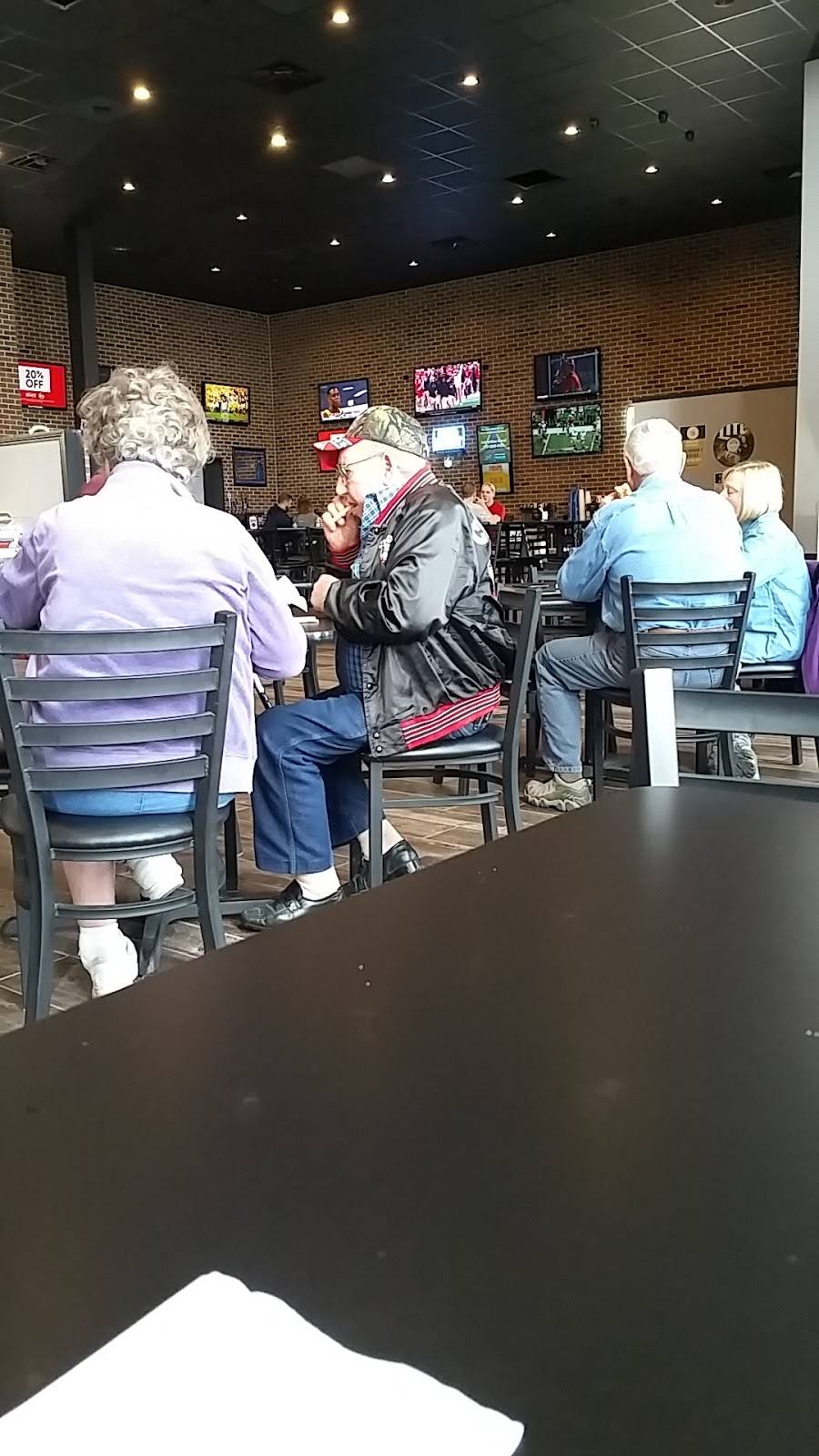 Crawfords Pizza & Pub | restaurant | 535 S Wood St, Maroa, IL 61756, USA | 2177942700 OR +1 217-794-2700