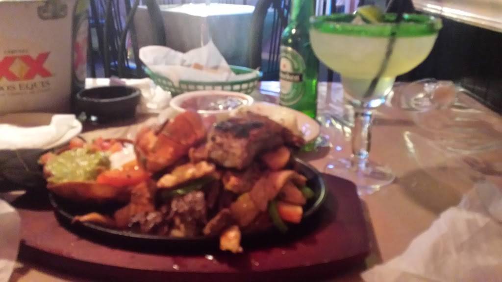 El Puente De Oro Restaurant | restaurant | 11123 Veirs Mill Rd Suite #B, Wheaton, MD 20902, USA | 3019423070 OR +1 301-942-3070