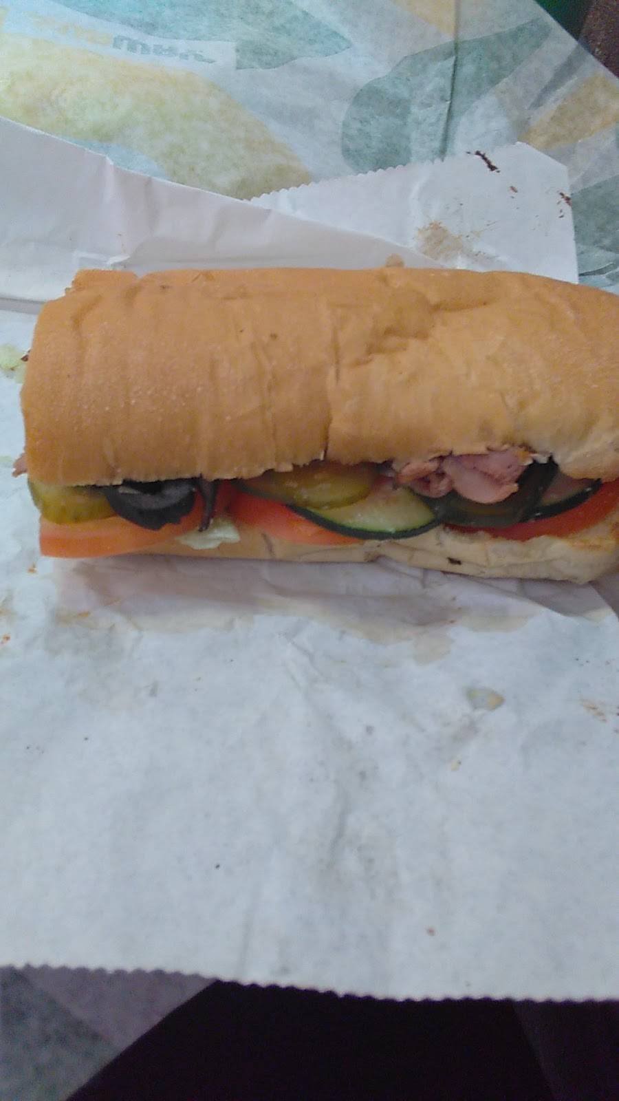 Subway | restaurant | W249 N5267 Executive Dr, Gateway #101, Sussex, WI 53089, USA | 2622460311 OR +1 262-246-0311