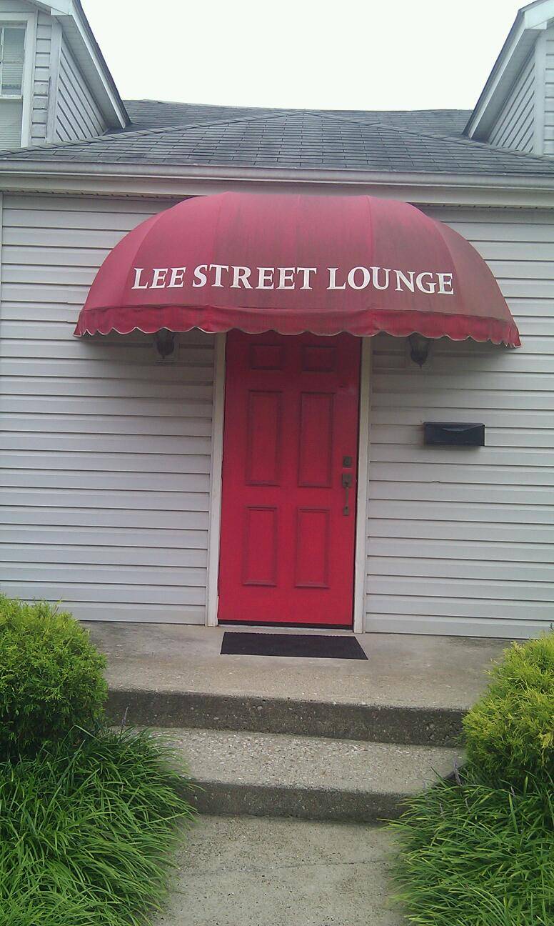 Lee Street Deli | meal takeaway | 1111 Lee St E, Charleston, WV 25301, USA | 3043433354 OR +1 304-343-3354