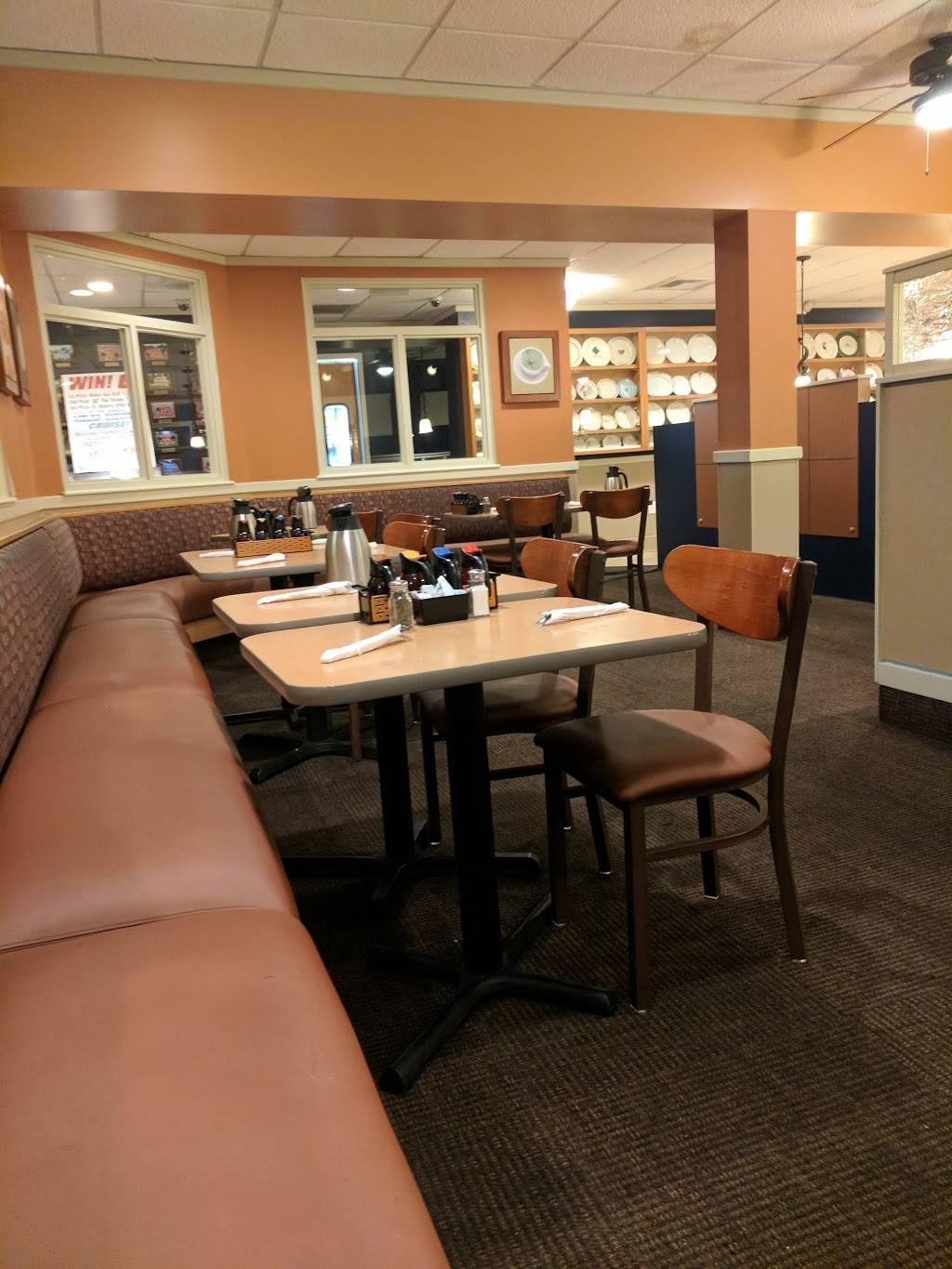 IHOP | restaurant | 640 Riverdale St, West Springfield, MA 01089, USA | 4137363854 OR +1 413-736-3854