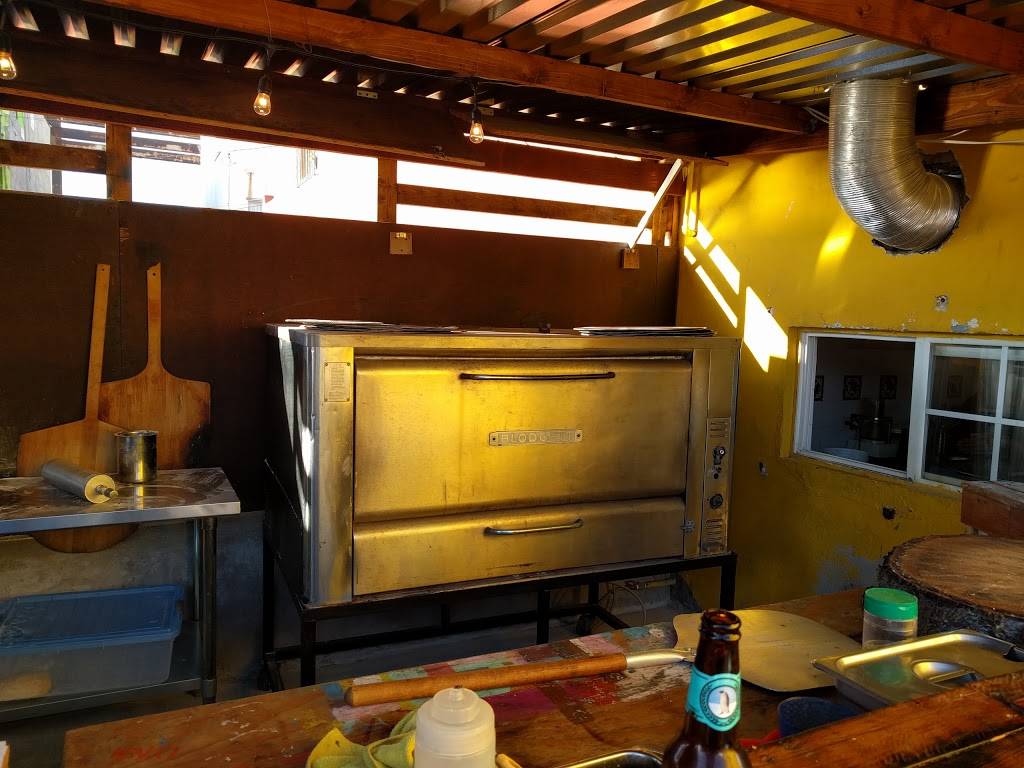 Bizzo Pizzo | restaurant | Av Del Pacifico 1363, Playas, Jardines Playas de Tijuana, Tijuana, B.C., Mexico | 016644381405 OR +52 664 438 1405