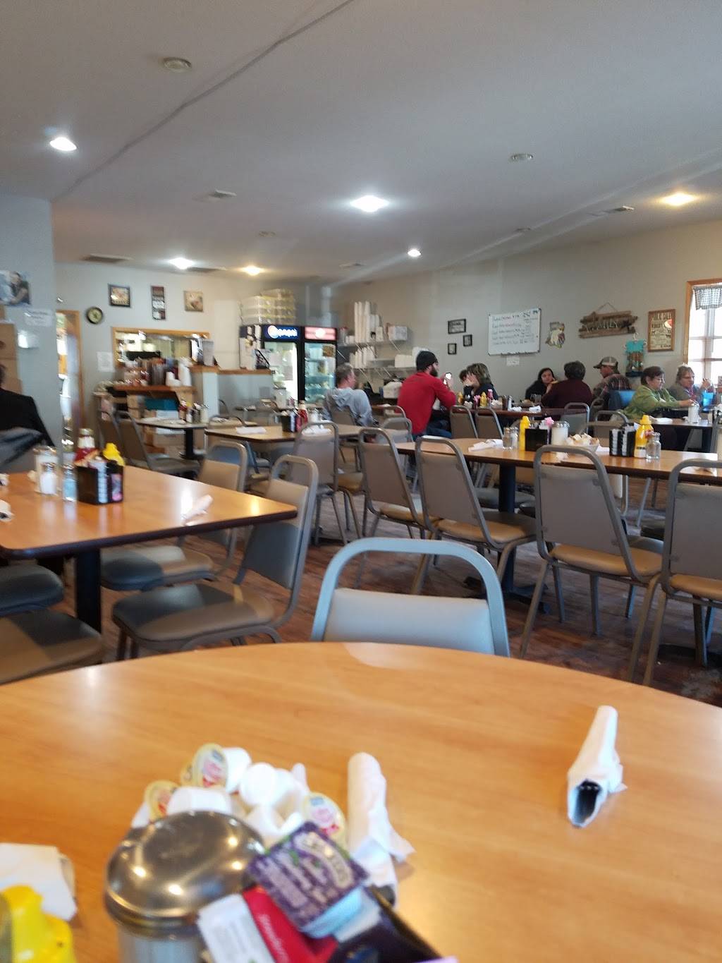 Hamilton Family Cafe | restaurant | 1860 Keokuk St, Hamilton, IL 62341, USA | 2178472692 OR +1 217-847-2692