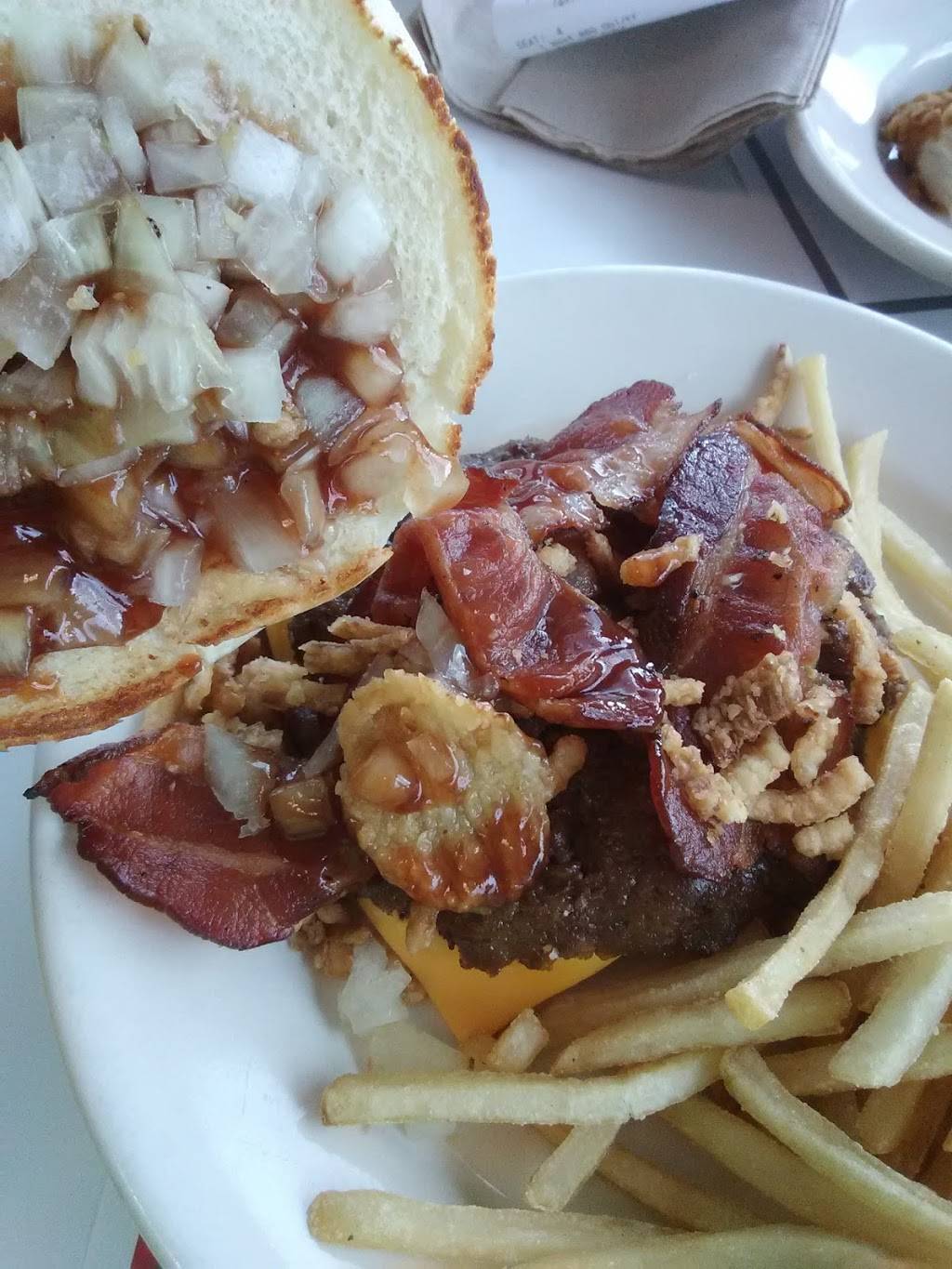 Steak n Shake | restaurant | 50840 Valley Frontage Rd, St Clairsville, OH 43950, USA | 7406992812 OR +1 740-699-2812