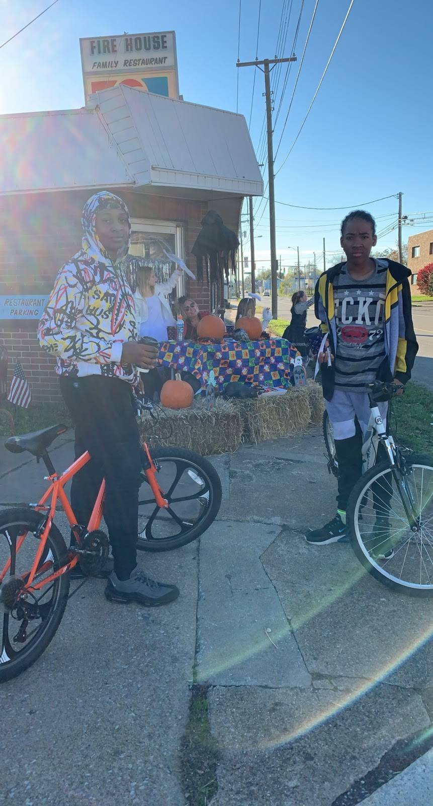 Burgess Grills Family Restaurant | restaurant | 1802 Navarre Rd SW, Canton, OH 44706, USA | 2342140144 OR +1 234-214-0144