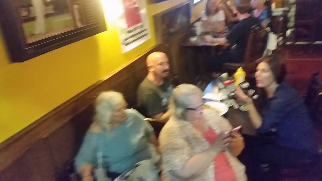 The Korner Pub | restaurant | 3045 Kingston Rd, Scarborough, ON M1M 1P1, Canada | 4162650392 OR +1 416-265-0392