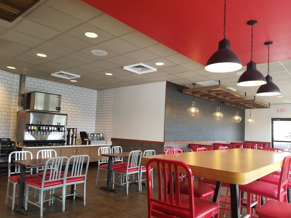 Arbys | restaurant | 701 Champion Dr, Canton, NC 28716, USA | 8286485898 OR +1 828-648-5898