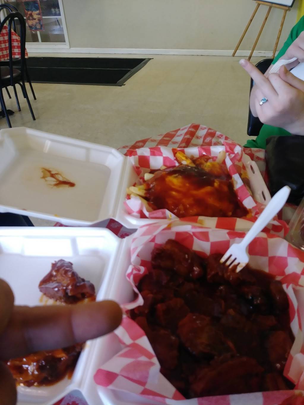 Big Moes BBQ Express | restaurant | 1928 Gull Rd, Kalamazoo, MI 49048, USA | 2694885502 OR +1 269-488-5502