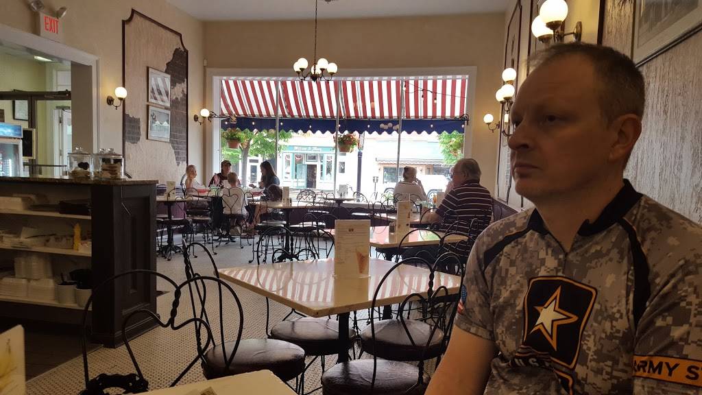 The Village Parlor | restaurant | 22 S Broadway St, Lebanon, OH 45036, USA | 5139326918 OR +1 513-932-6918