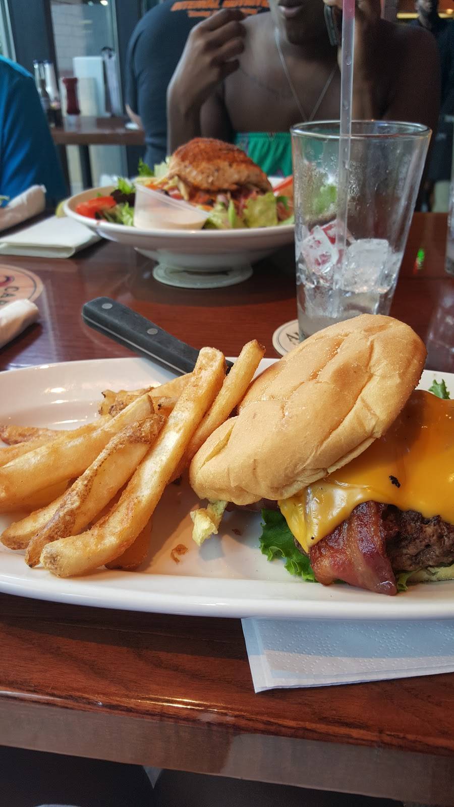 Carolina Ale House | restaurant | 201 S College St #010, Charlotte, NC 28244, USA | 7049403600 OR +1 704-940-3600