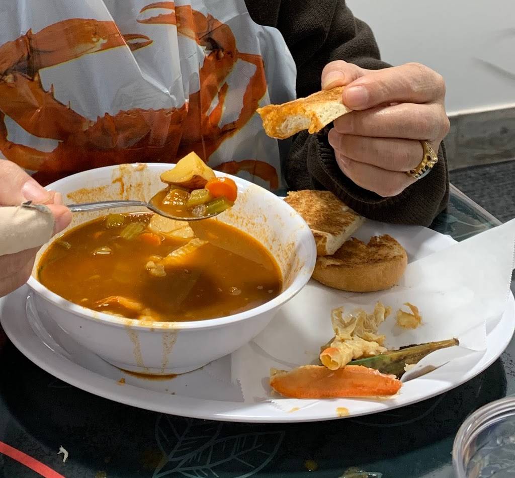 HUNGRY CRABS | restaurant | 2200 W Taylor St, Chicago, IL 60612, USA | 3122918965 OR +1 312-291-8965