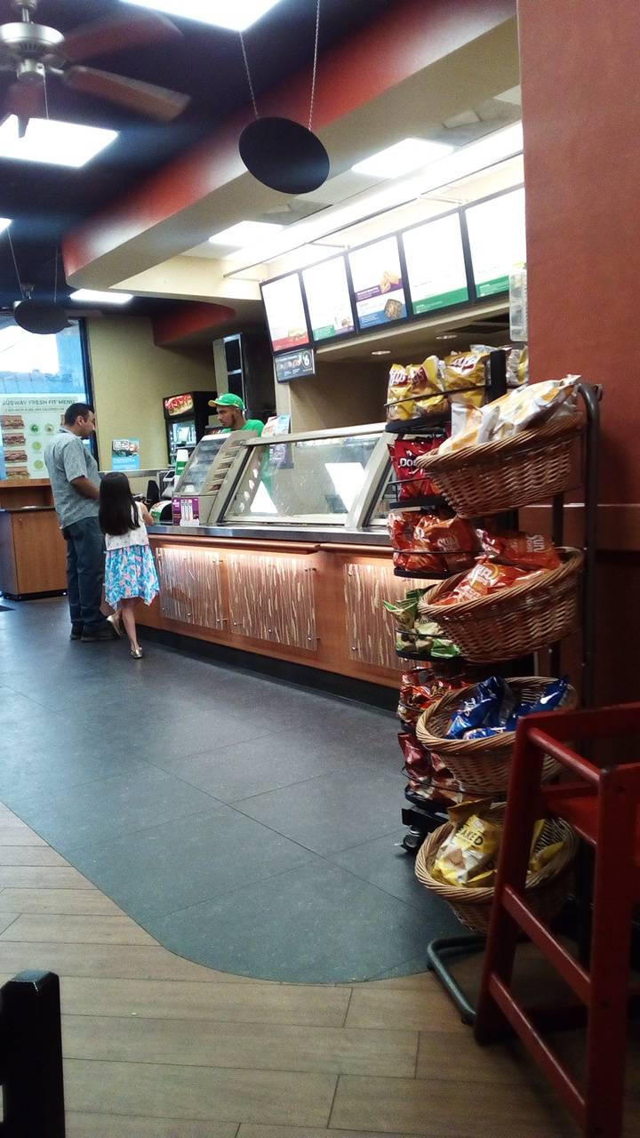 Subway Restaurants | restaurant | 6046 Pacific Blvd, Huntington Park, CA 90255, USA | 3235888698 OR +1 323-588-8698