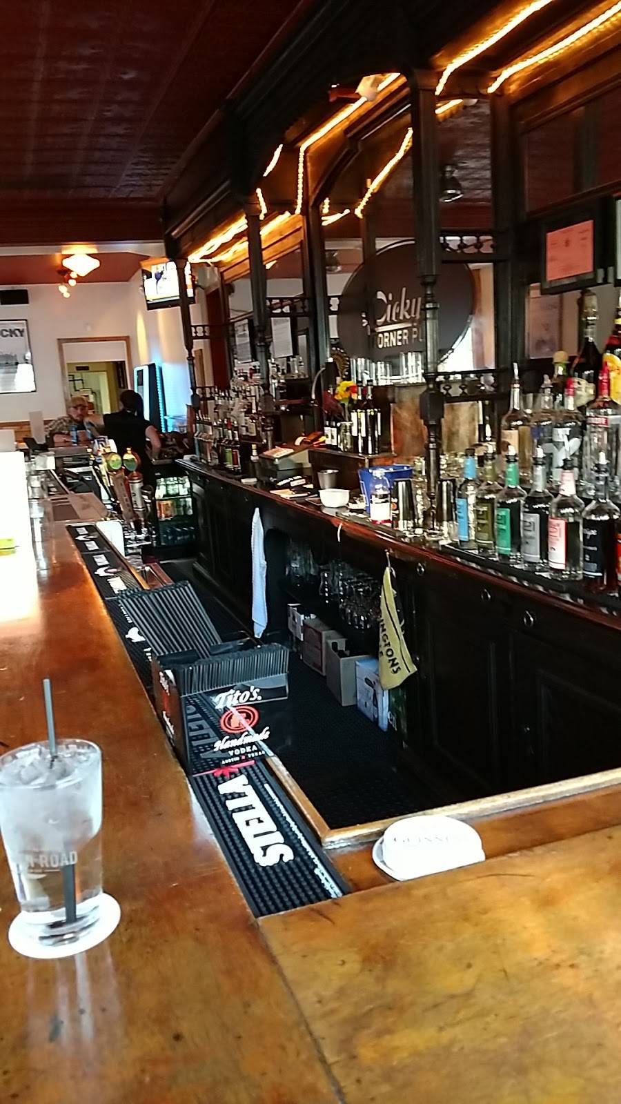 Dickys Corner Pub | restaurant | 791 Meigs St #2137, Rochester, NY 14620, USA | 5853554939 OR +1 585-355-4939