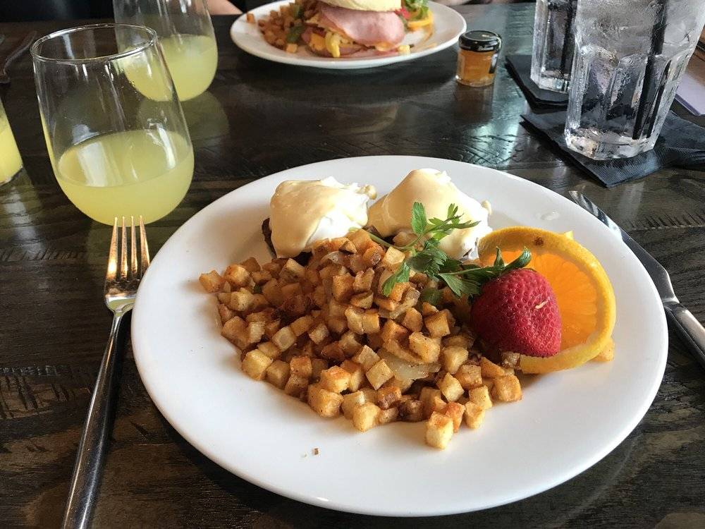 Chelsea Corner | restaurant | 4830 McKinney Ave, Dallas, TX 75205, USA | 4697262211 OR +1 469-726-2211