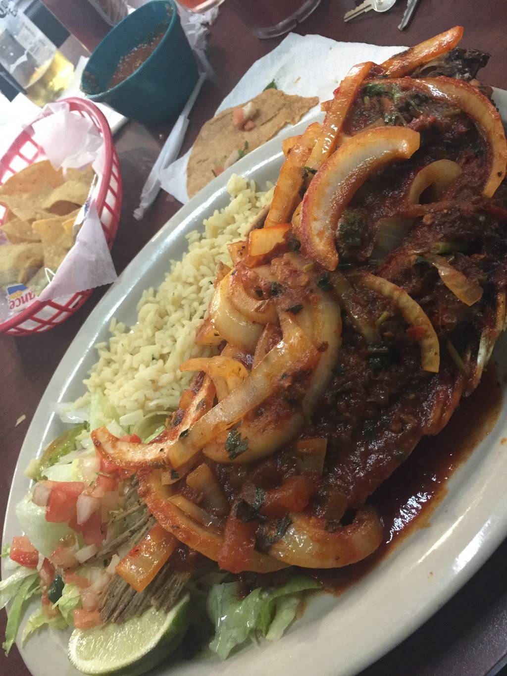 La Isla | restaurant | 764 Old Hwy 90 W, San Antonio, TX 78237, USA | 2104380405 OR +1 210-438-0405