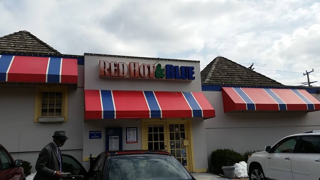 Red Hot & Blue Fairfax | restaurant | 4104, 4150 Chain Bridge Rd, Fairfax, VA 22030, USA | 7032186989 OR +1 703-218-6989