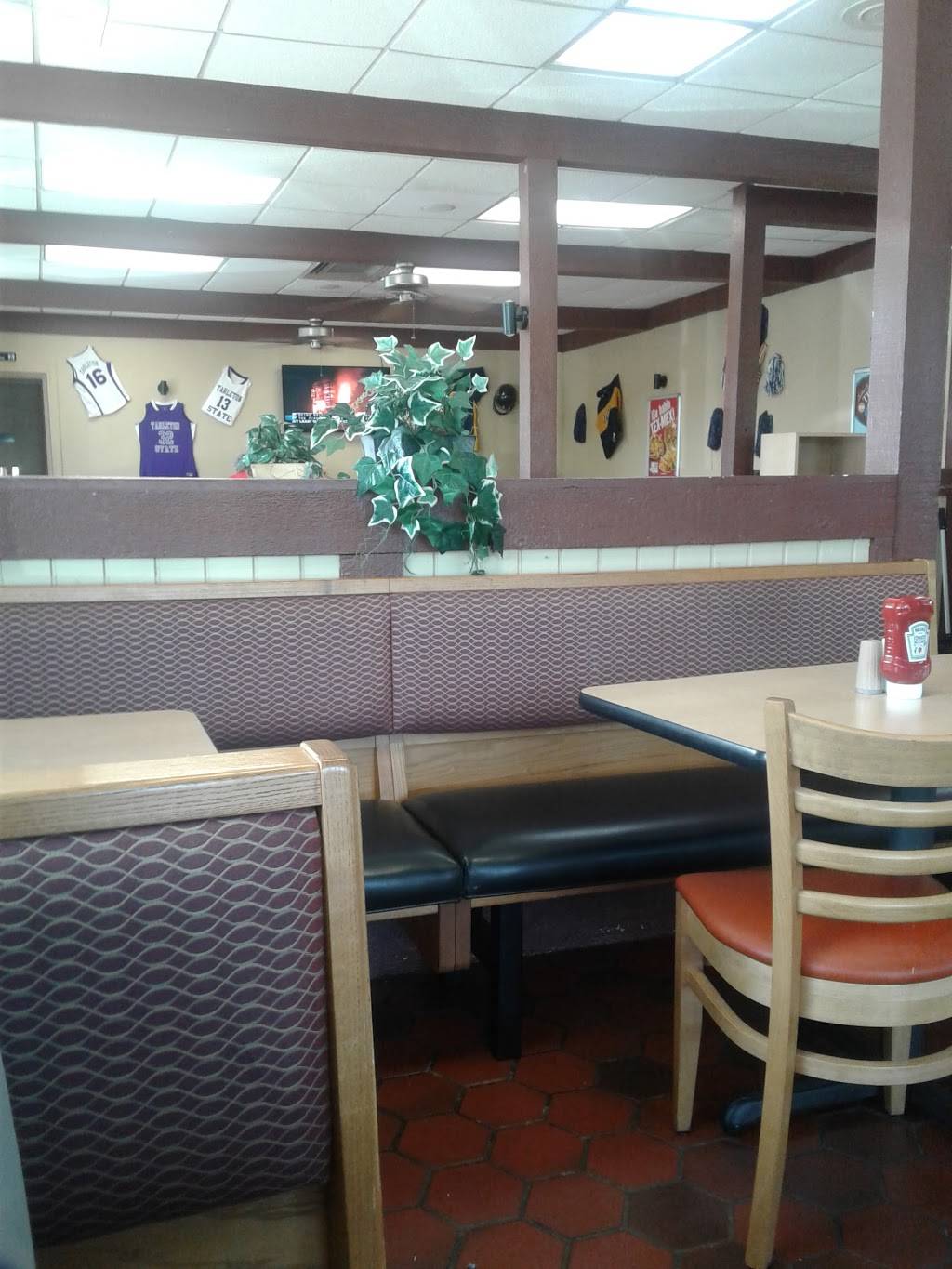 Dairy Queen Store | restaurant | 1601 W Washington St, Stephenville, TX 76401, USA | 2549682106 OR +1 254-968-2106