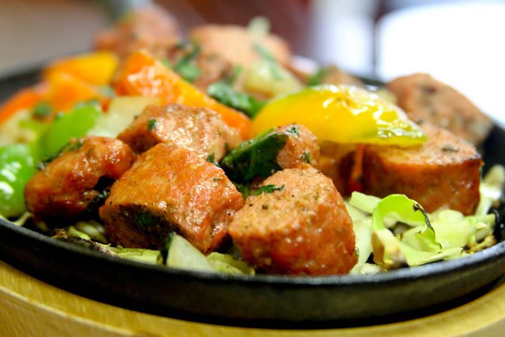 Kurry Houzz & Grill | restaurant | 427 St Clair St, Chatham, ON N7L 3K4, Canada | 5193513999 OR +1 519-351-3999