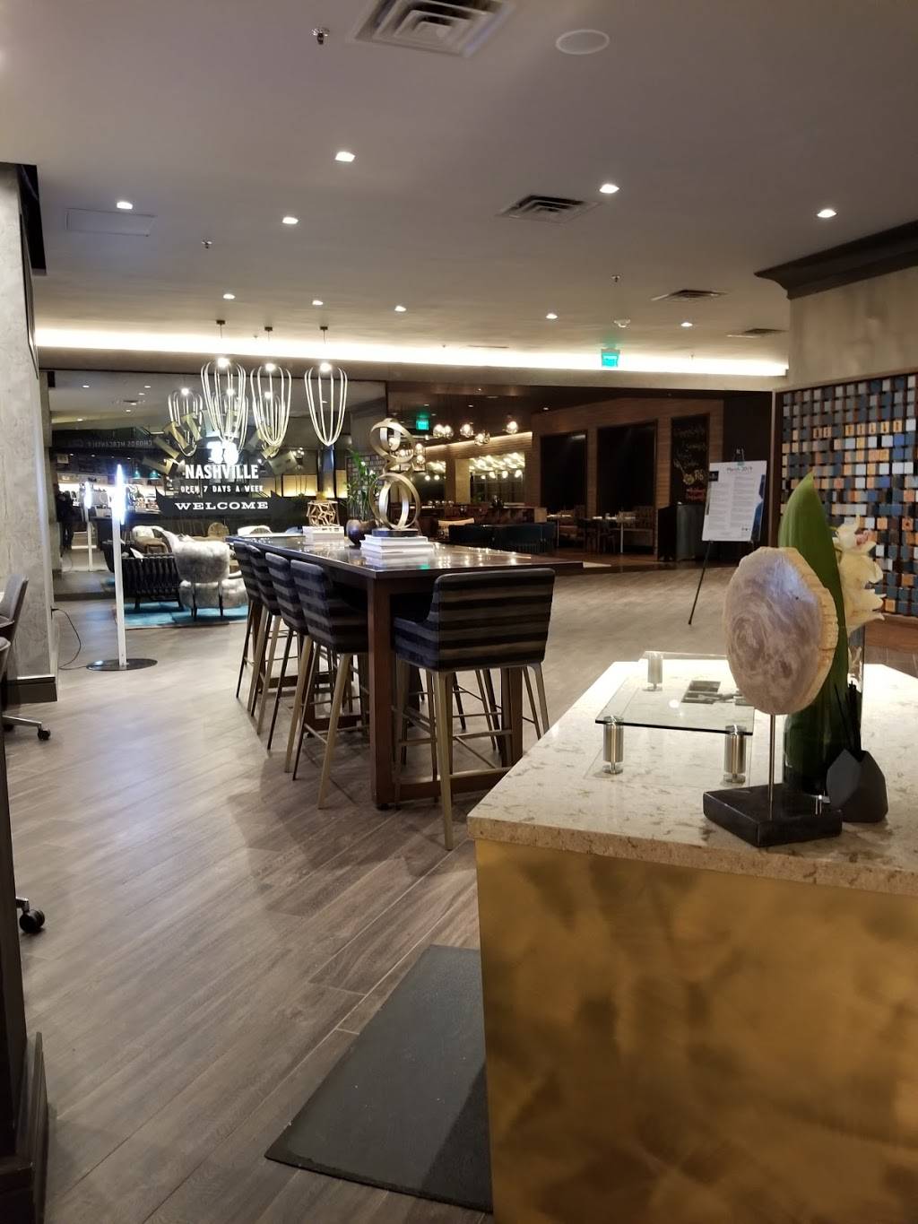 Little Fib | restaurant | 611 Commerce St, Nashville, TN 37203, USA | 6154934050 OR +1 615-493-4050