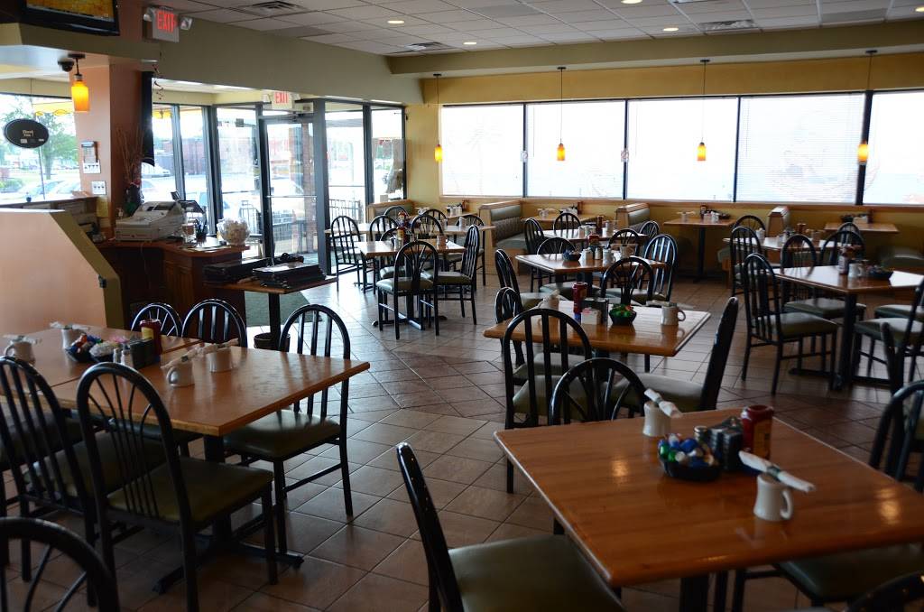 Hotcakes Emporium Pancake House & Restaurant | restaurant | 5201 E US Hwy 36, Avon, IN 46123, USA | 3177456262 OR +1 317-745-6262