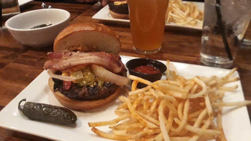 Crave Kitchen & Bar | restaurant | 631 N Resler Dr Suite B, El Paso, TX 79912, USA | 9155812213 OR +1 915-581-2213