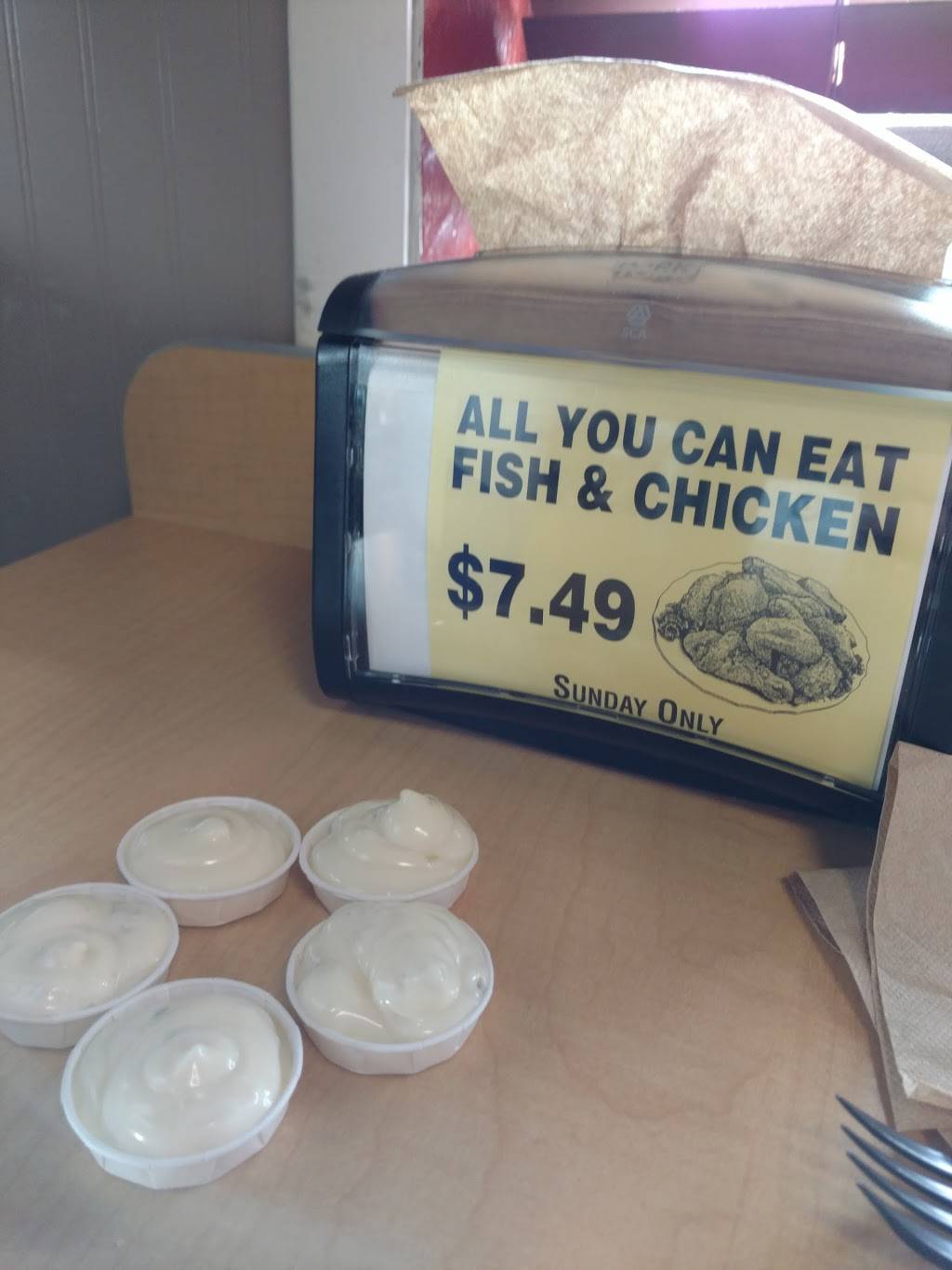 Long John Silvers | restaurant | 317 Pike St, Marietta, OH 45750, USA | 7403739251 OR +1 740-373-9251