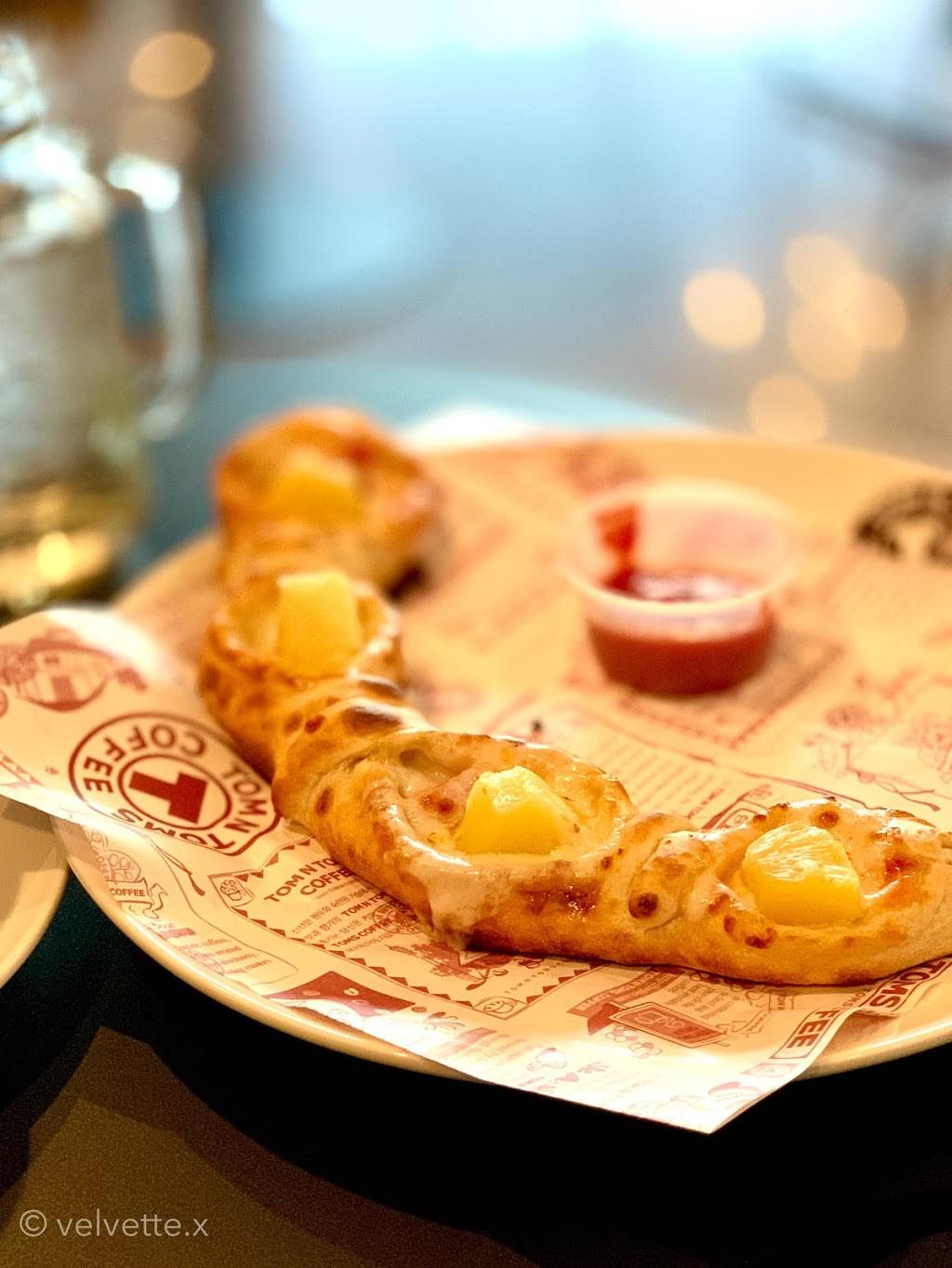 Tom N Toms Coffee | restaurant | 9393 Bellaire Blvd Suite A5, Houston, TX 77036, USA | 3463523137 OR +1 346-352-3137