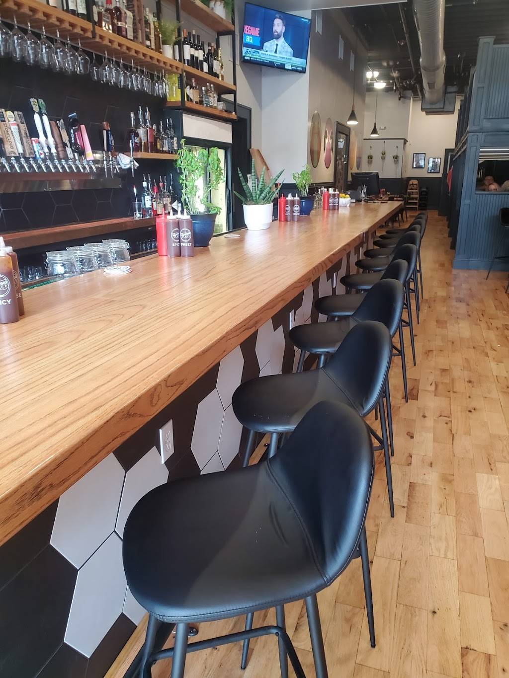 The Meating Place | restaurant | 121 E Main St, Norman, OK 73069, USA | 4058577431 OR +1 405-857-7431