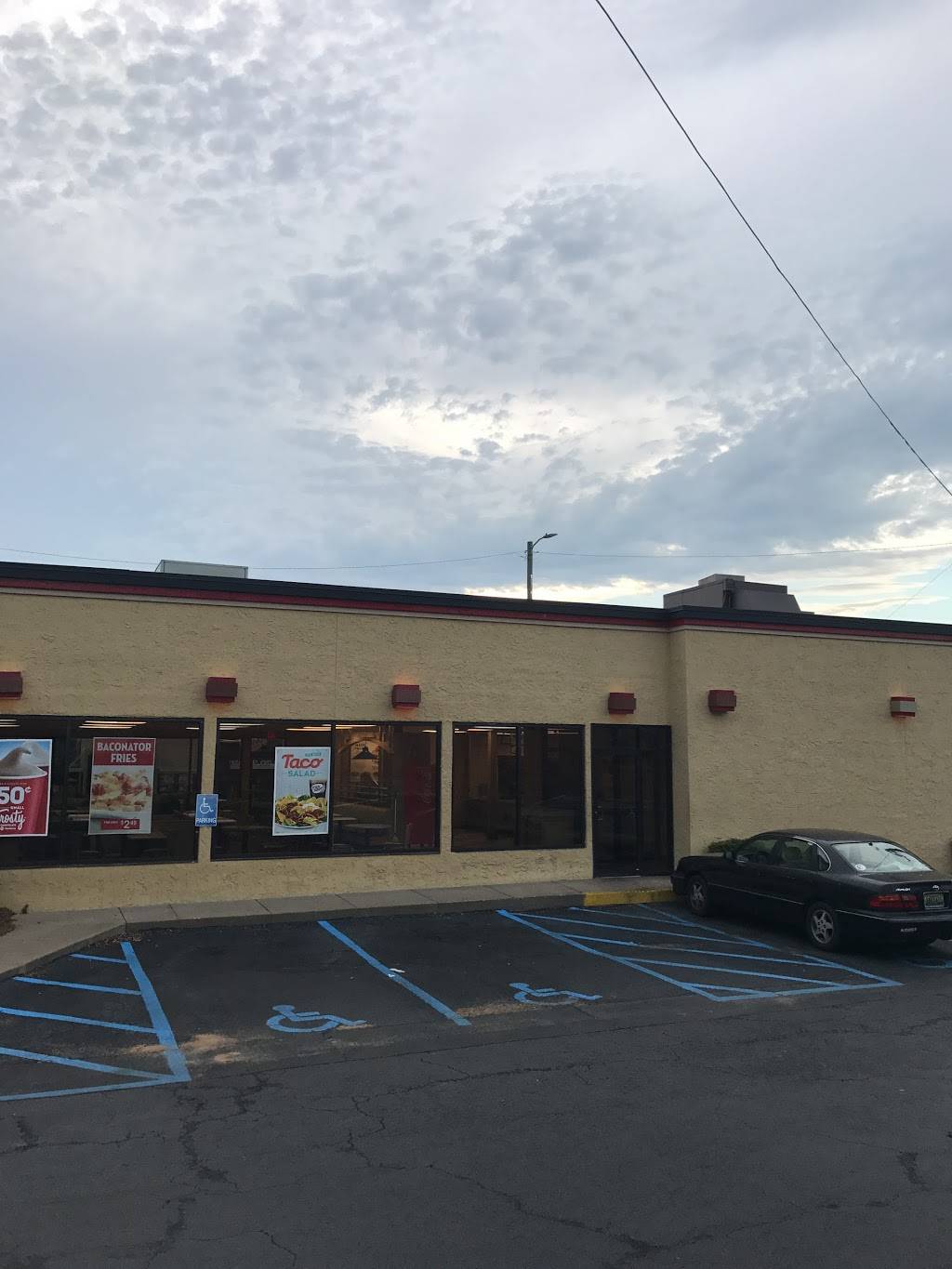 Wendys | restaurant | 625 Madison Ave, Montgomery, AL 36104, USA | 3342647103 OR +1 334-264-7103