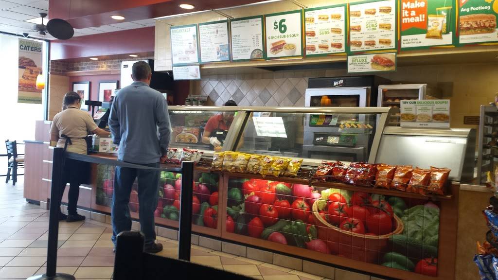 Subway | restaurant | 2200 White Ln, Bakersfield, CA 93304, USA | 6618374199 OR +1 661-837-4199