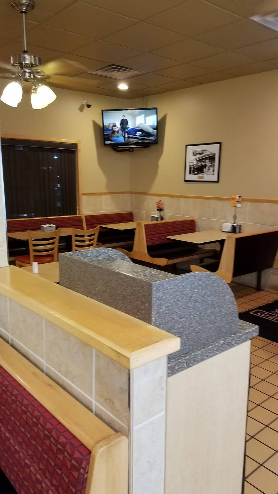 Dairy Queen Grill & Chill | restaurant | 215 W Main St, Lyons, KS 67554, USA | 6202572882 OR +1 620-257-2882