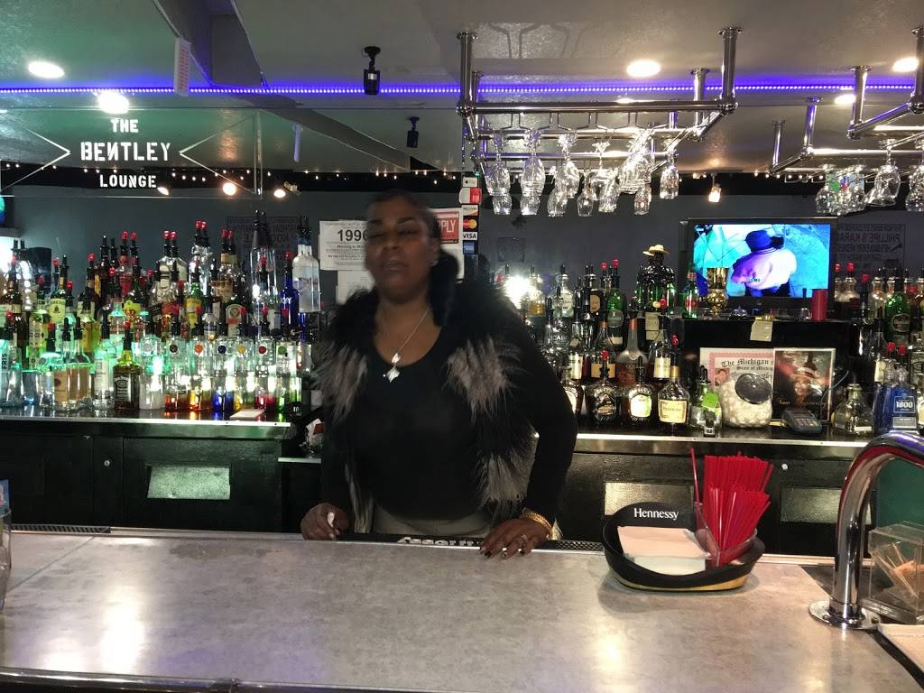 New Bentley Lounge | night club | 19631 Plymouth Rd, Detroit, MI 48228, USA | 3134939457 OR +1 313-493-9457