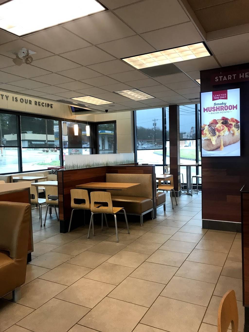 Wendys | restaurant | 2801 Virginia Ave, Collinsville, VA 24078, USA | 2766477557 OR +1 276-647-7557