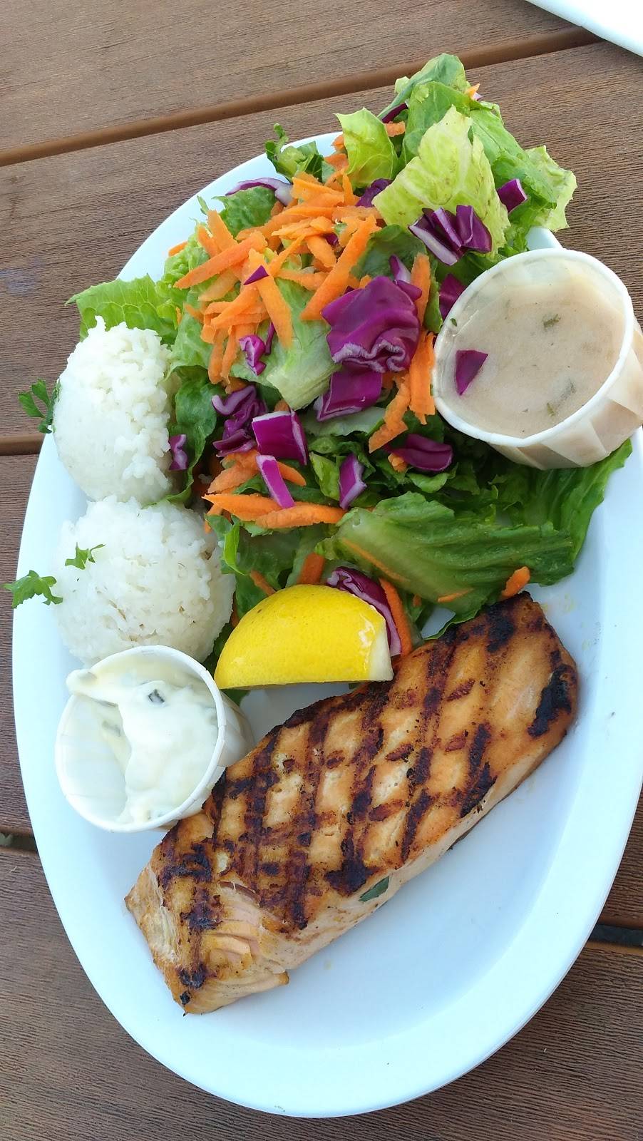 Shoreline Beach Cafe | restaurant | 801 Shoreline Dr, Santa Barbara, CA 93109, USA | 8055680064 OR +1 805-568-0064