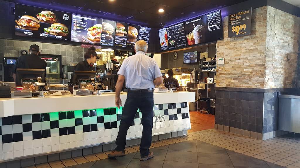McDonalds | cafe | 821 N Val Vista Dr, Gilbert, AZ 85234, USA | 4805030556 OR +1 480-503-0556
