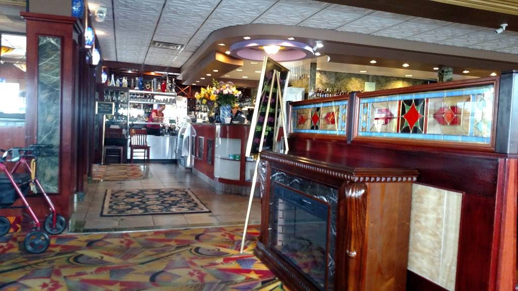 Finos Family Dining | restaurant | 5115 Dixie Hwy, Waterford Twp, MI 48329, USA | 2486189141 OR +1 248-618-9141