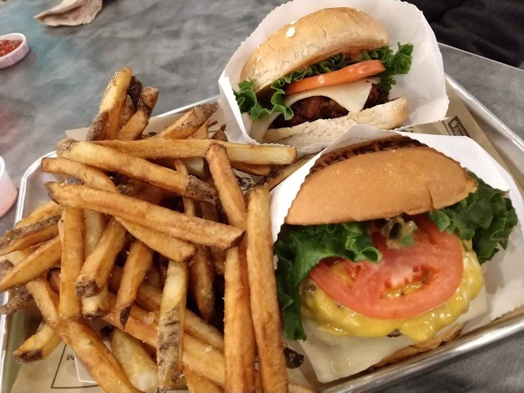 BurgerFi | restaurant | 6650 N Beach St Suite 108, Fort Worth, TX 76137, USA | 8177174743 OR +1 817-717-4743