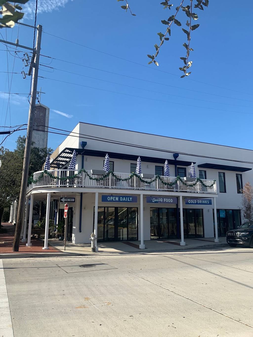 Juniors on Harrison | restaurant | 789 Harrison Ave, New Orleans, LA 70124, USA | 5047666902 OR +1 504-766-6902