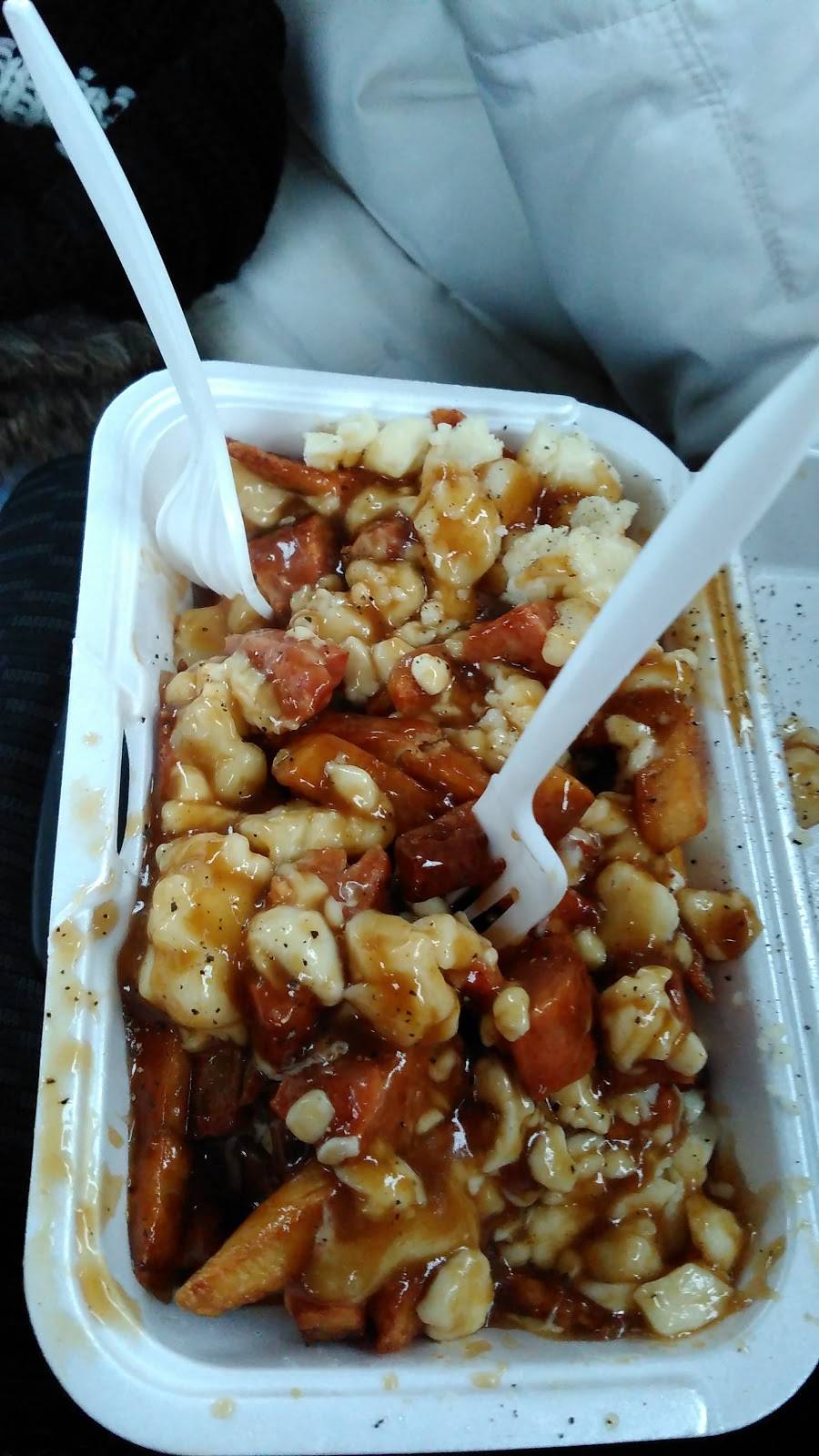 TVs Fries | restaurant | 555 W Hunt Club Rd, Nepean, ON K2G 5W5, Canada | 6138664398 OR +1 613-866-4398