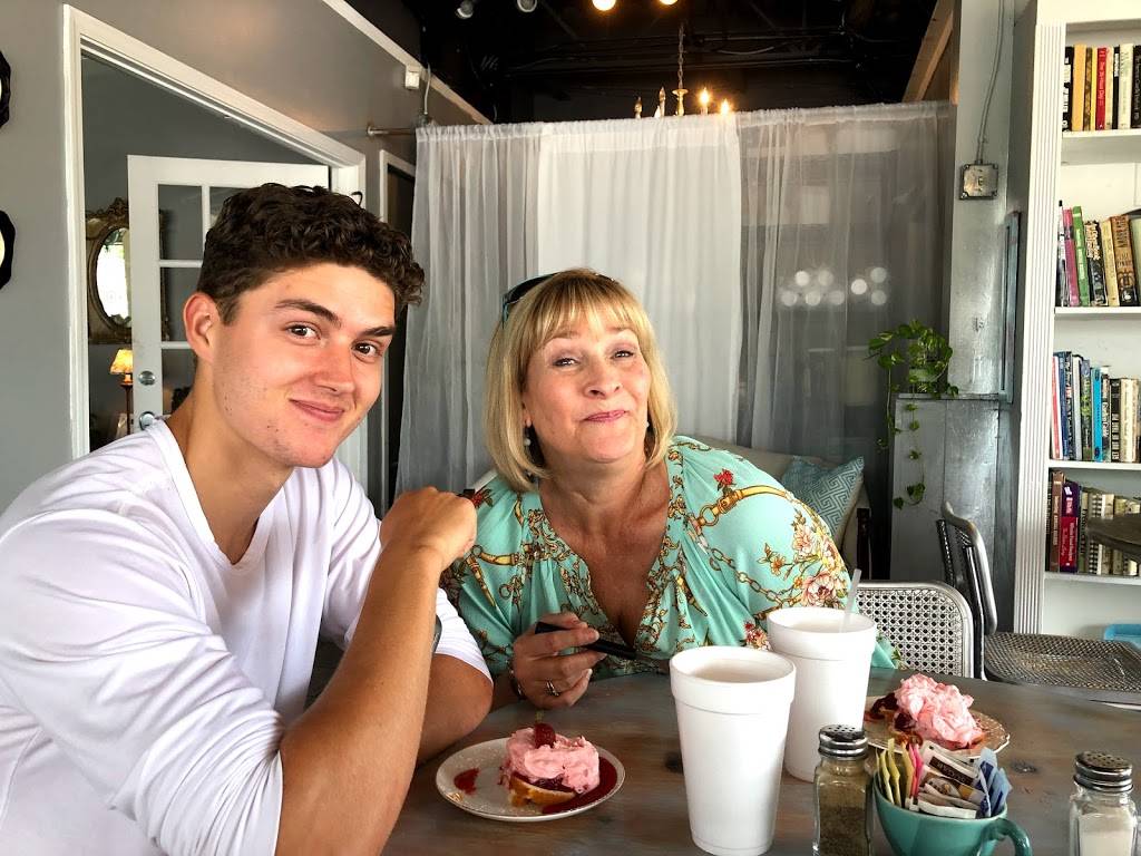 Mollys Cafe | cafe | 3045 Vineville Ave, Macon, GA 31204, USA | 4783189909 OR +1 478-318-9909