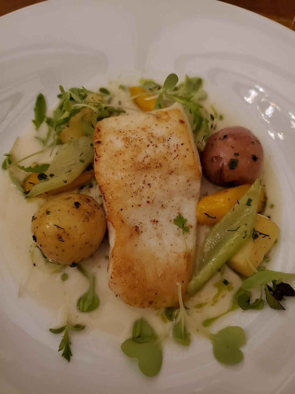 Redbook Restaurant | restaurant | 4486 Summit Point Rd, Charles Town, WV 25414, USA | 3047288858 OR +1 304-728-8858